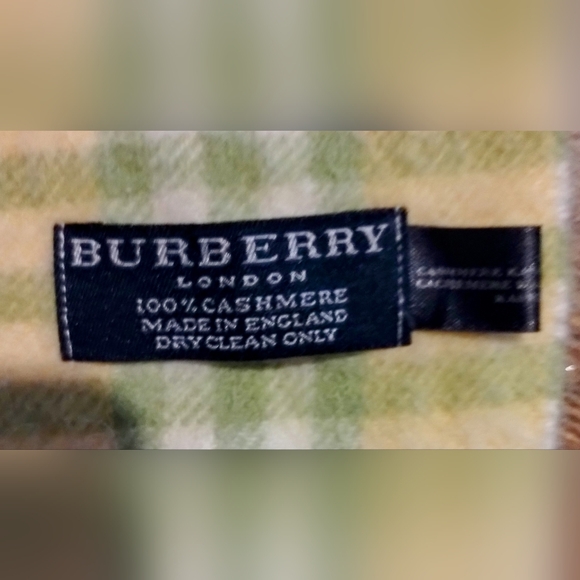 Burberry 100 % cashmere scarf VINTAGE - Picture 2 of 4